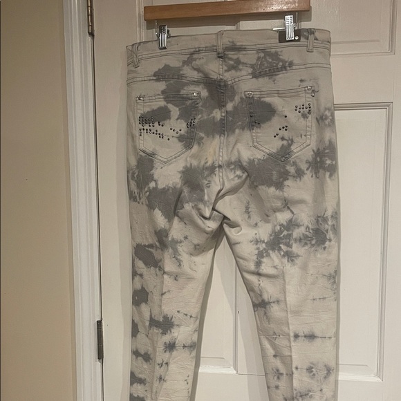 Tie-Dye Skinny Jeans - Picture 7 of 11